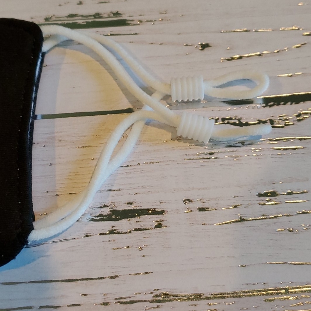 NWOT Face Mask - Picture 2 of 7